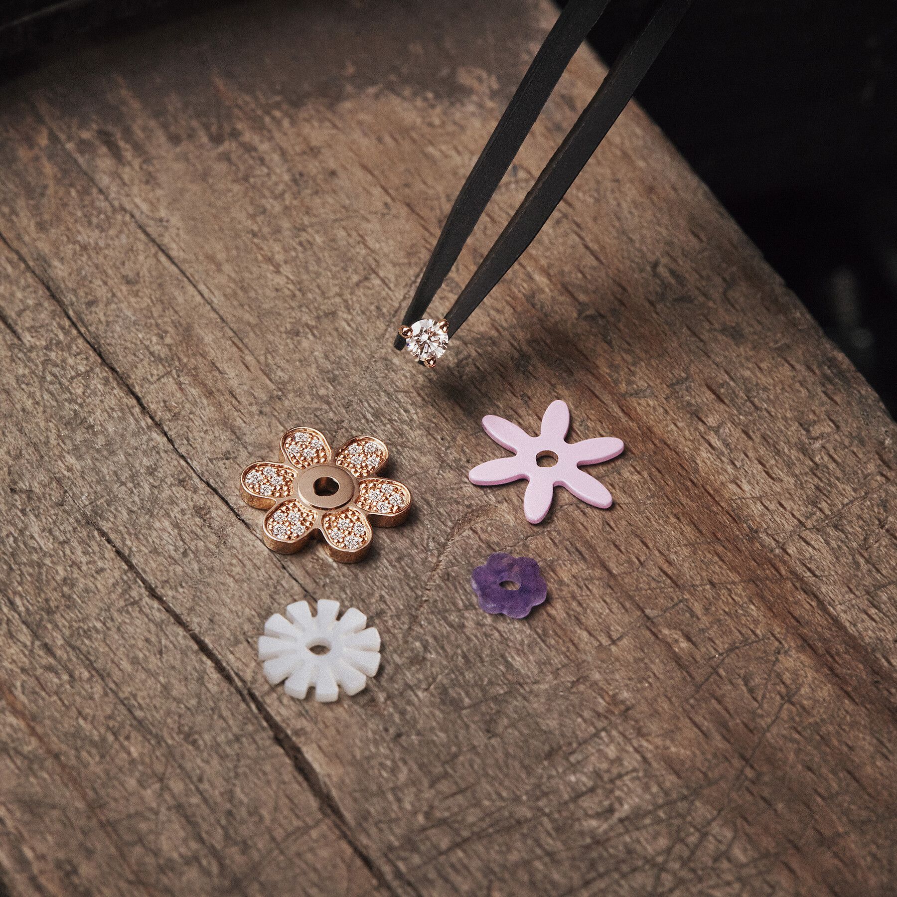 Diorigami - news-savoir-faire - Fashion & Accessories | DIOR JP