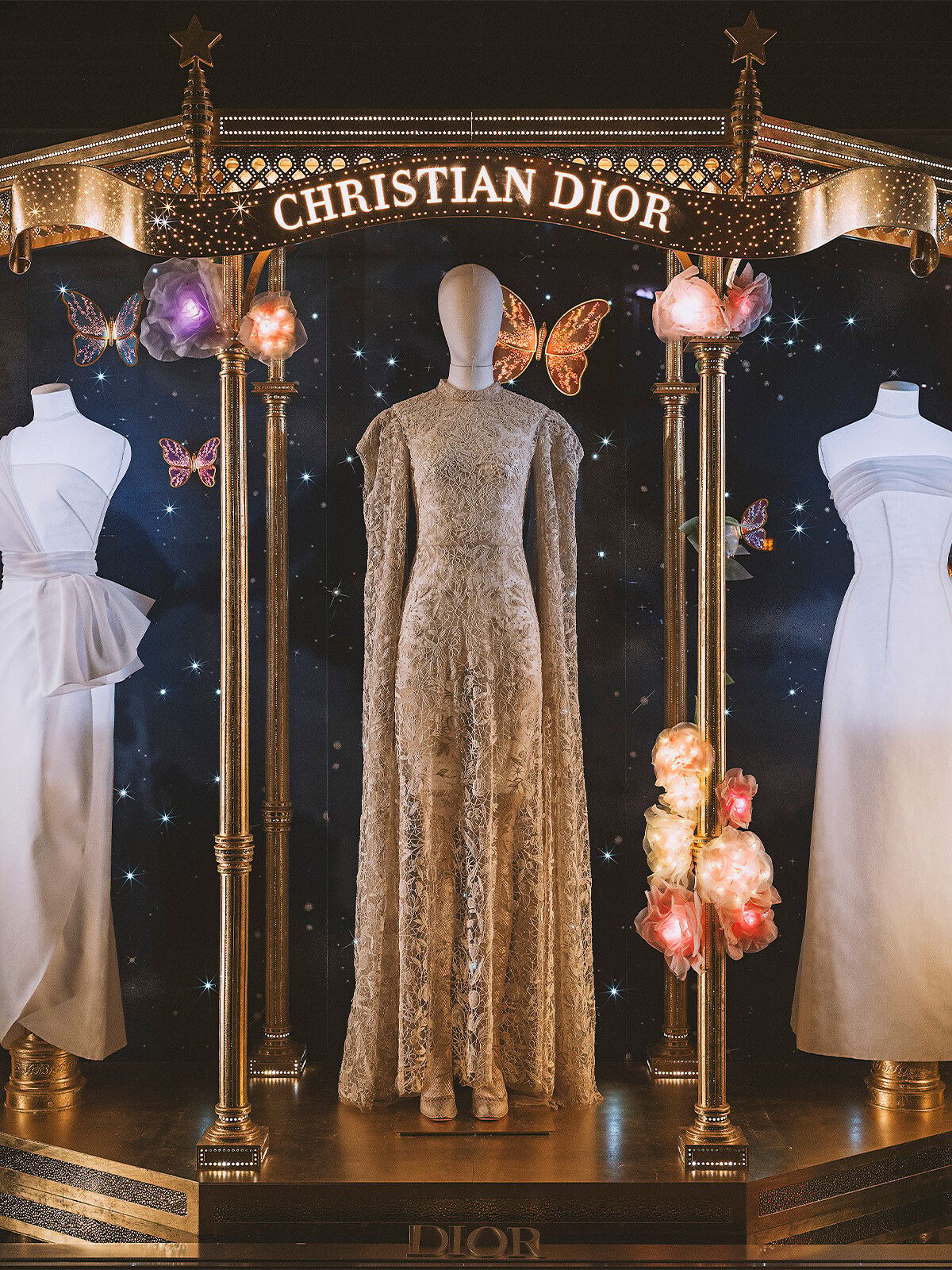Christmas at 30 Montaigne | DIOR US