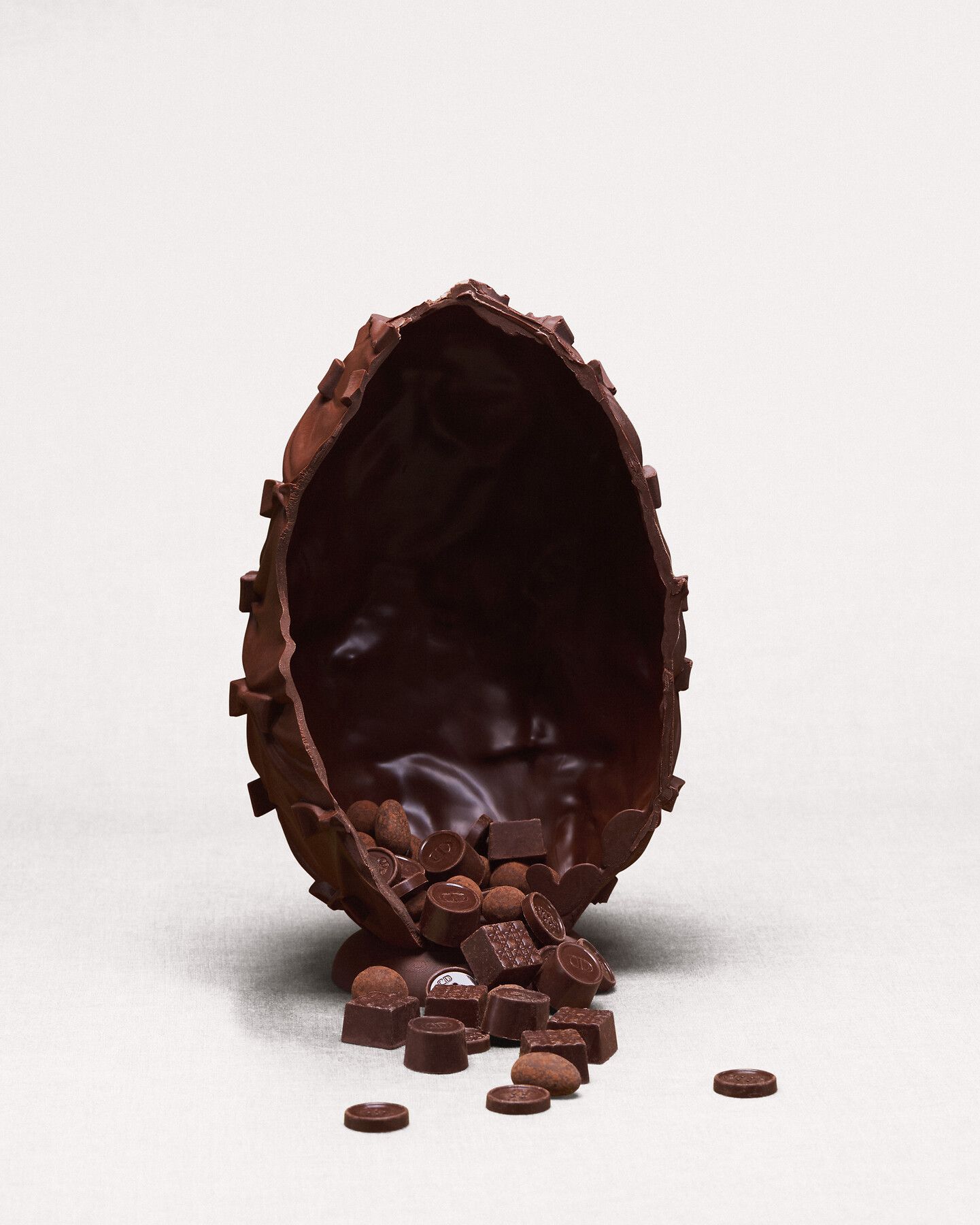 Spring Sysmbols Easter Egg of the 30 Montaigne - news-savoir-faire - Fashion ...