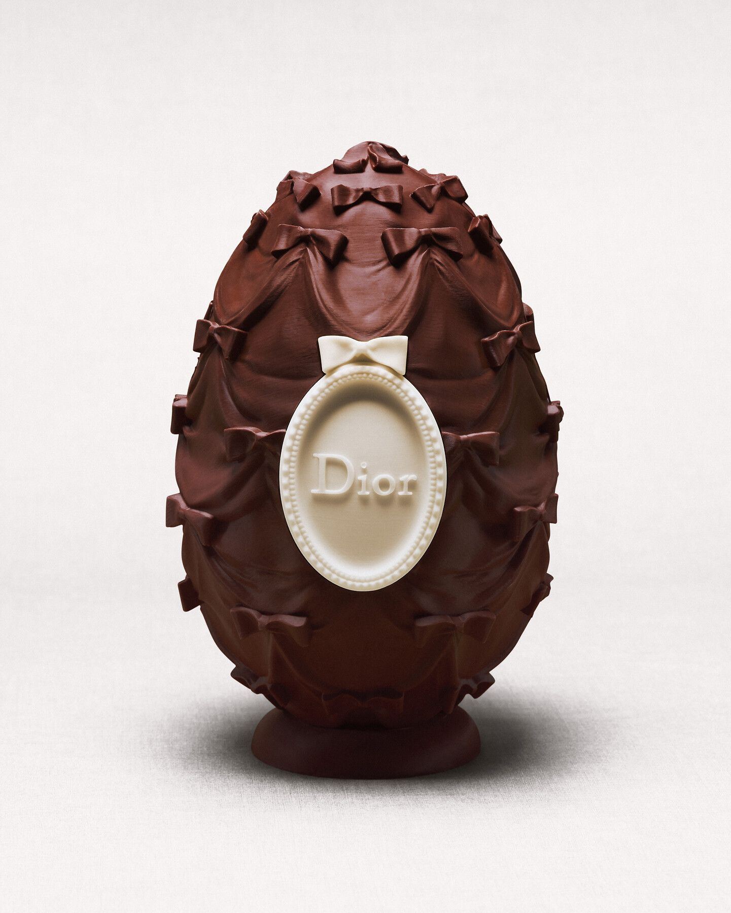 Spring Sysmbols Easter Egg of the 30 Montaigne - news-savoir-faire - Fashion ...