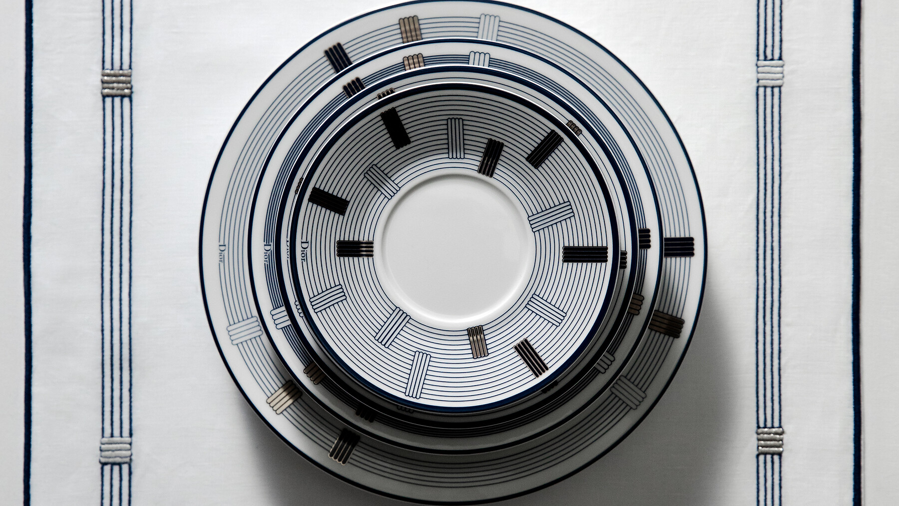 Luxury Dishes, Plates, Glasses - Designer Tablewear | DIOR US