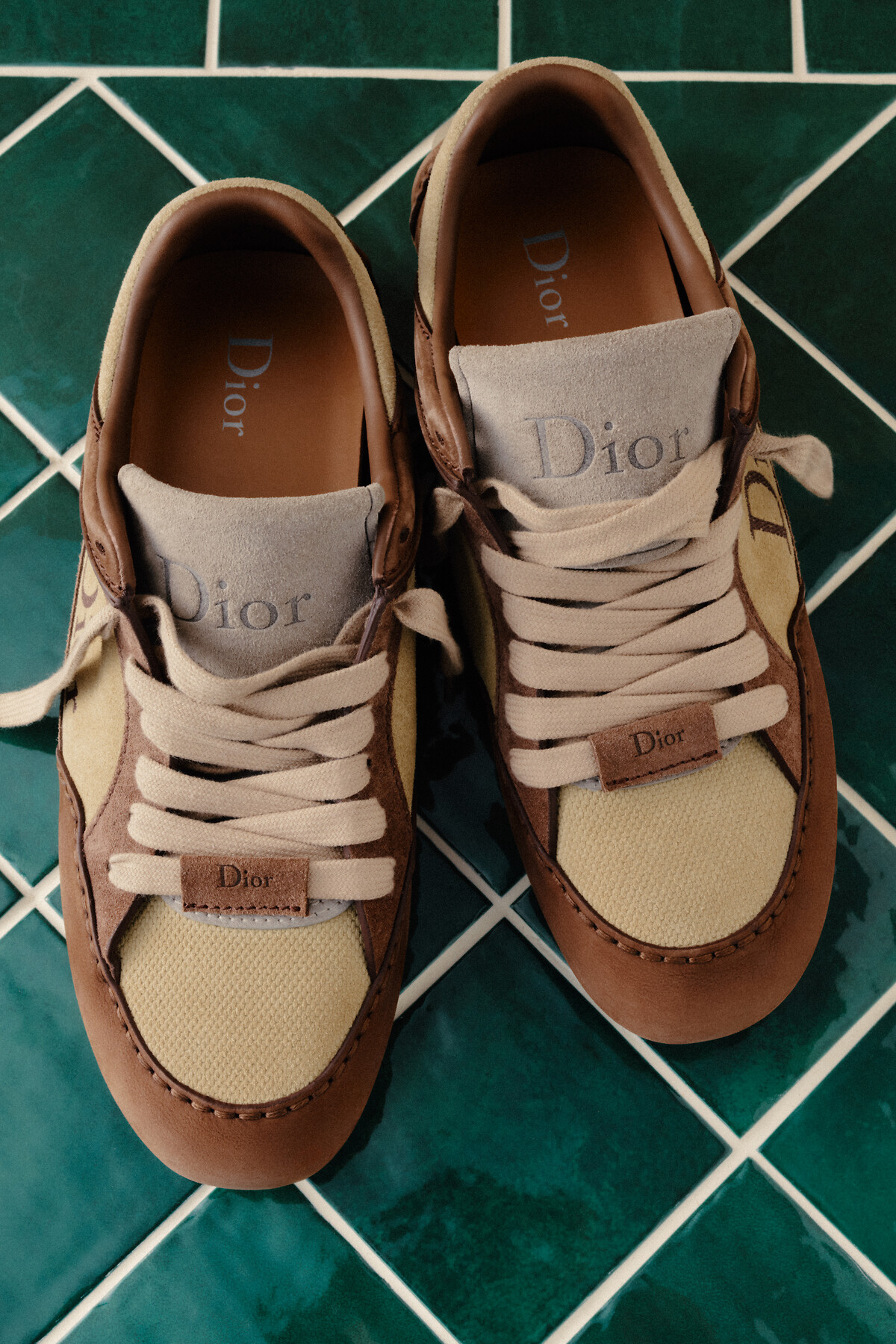 クリスチャンディオール　メンズシューズ　カラーブラウン　サイズ26.5cm スニーカー｜メンズ｜ディオール公式 | DIOR JP